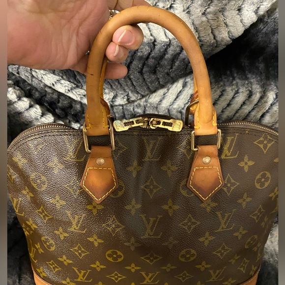 Louis Vuitton Vintage Alma Bag - Picture 7 of 16